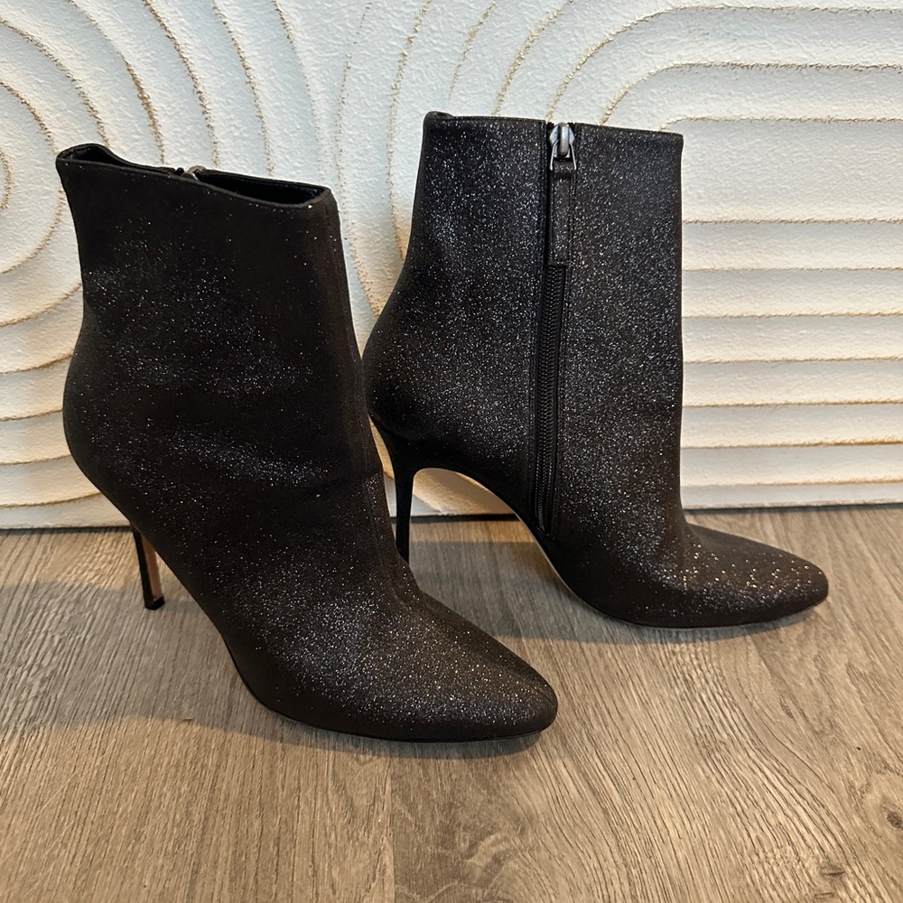 READ Manolo Blahnik Glitter Heel Boots Excellent Condition
